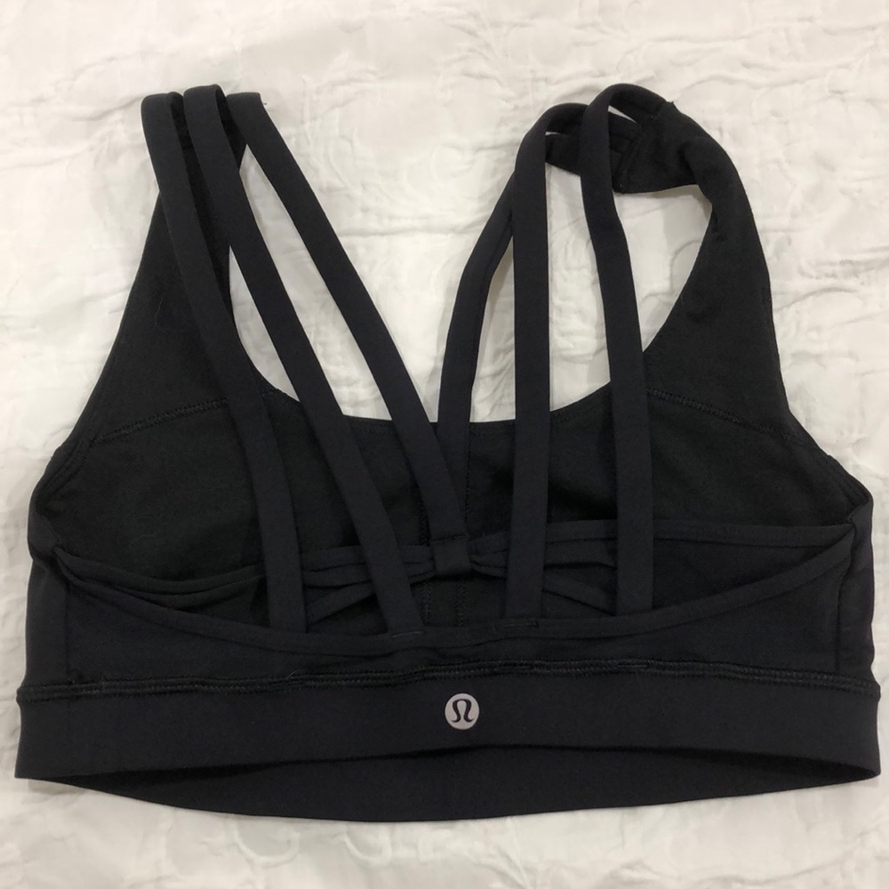 Lululemon sports bra size 6